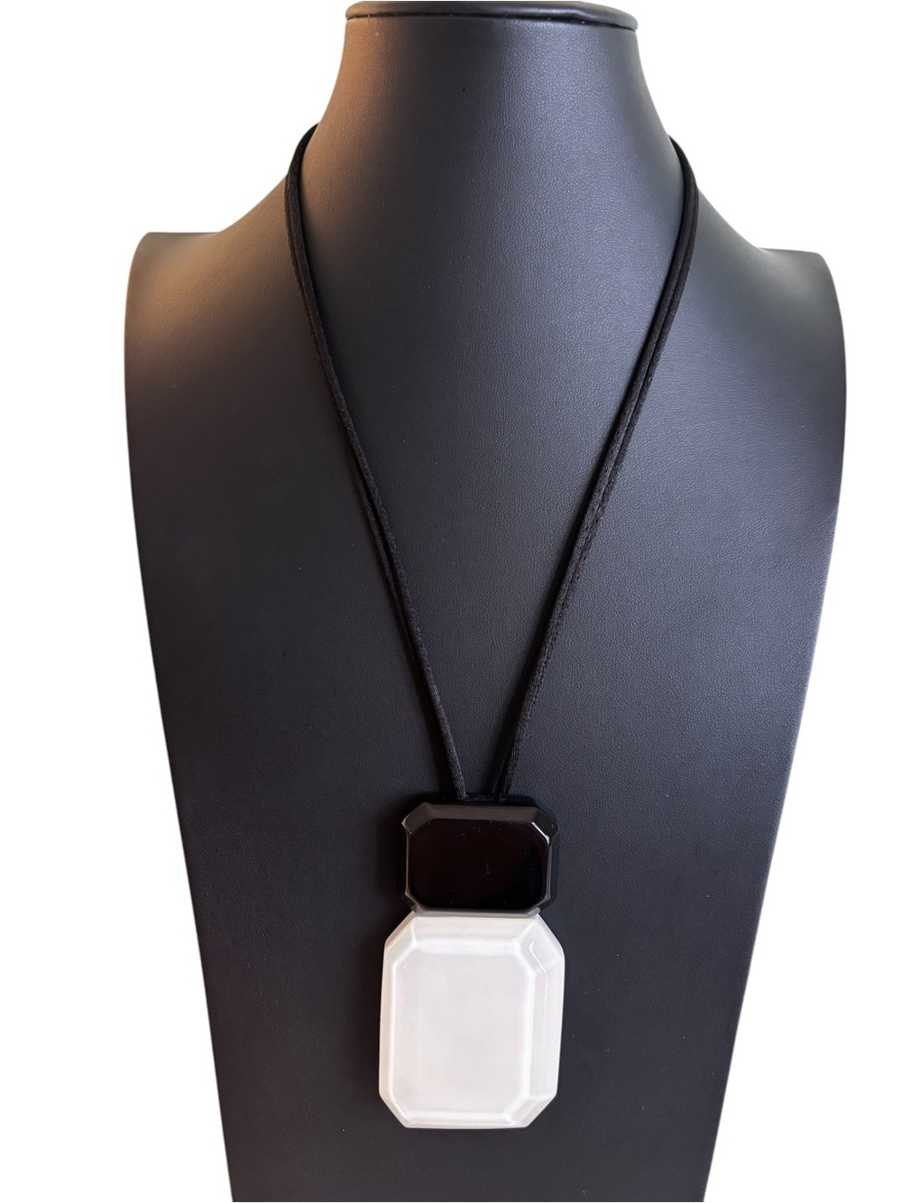 Zsiska “Amaizie” Black & White Geometric Adjustable Resin Pendant Necklace.